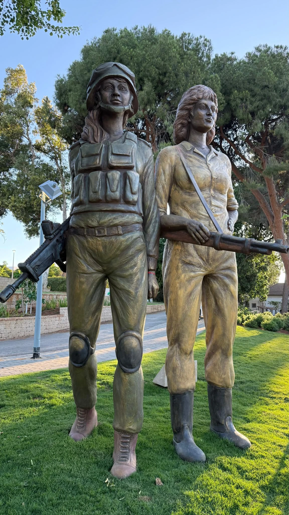 מבט רחב על בנות דבורה של סם פיליפ בגבעת התצפיתניות